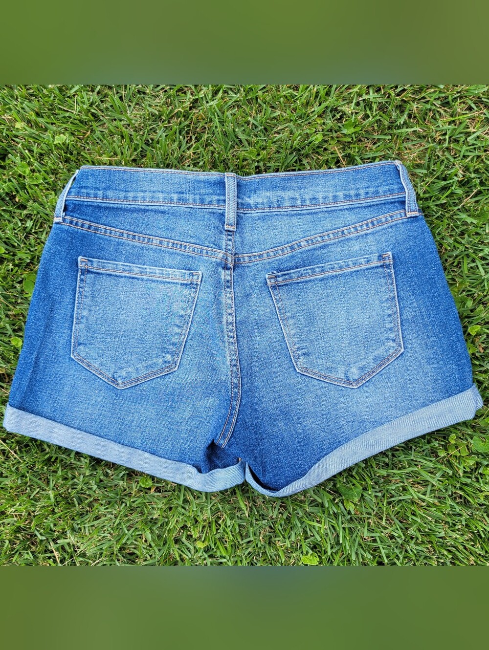 Set of Two Old Navy Boyfriend Shorts, Womens Size 2, Rolled Hem, Measures 29W - Picture 5 of 10